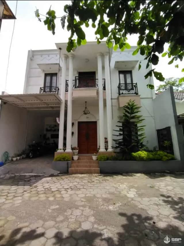 Rumah Cantik Minimalis 2 Lantai di Jl. Kaliurang Km 10 - Dekat UGM