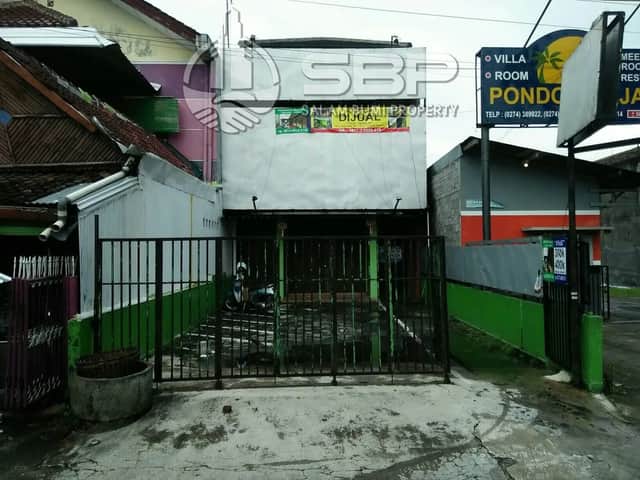 Investasi Menarik: Kantor + Rumah + Kost + Paviliun di Jl Raya Dekat UMY!