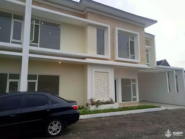 Rumah Cantik 2 Lantai di Perum Jl. Palagan Barat Hyatt