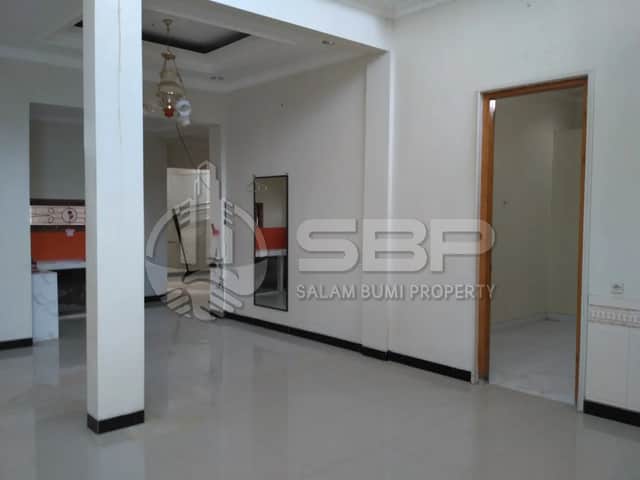 Rumah Mewah Megah di Maguwo, Dekat Jogja Bay - Kesempatan Emas! foto 3
