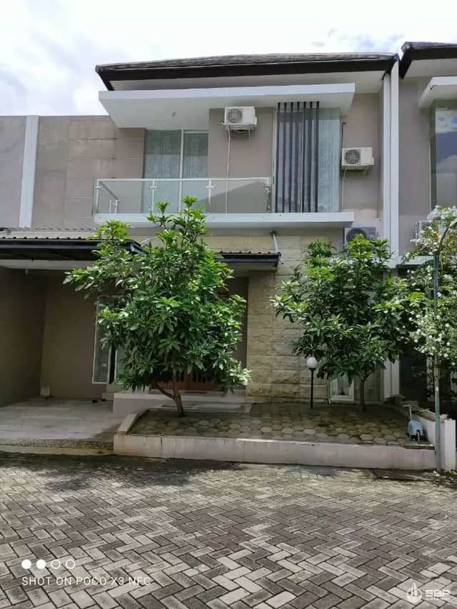 Rumah Cantik 2 Lantai di Perum Nitikan, Tengah Kota Jogja