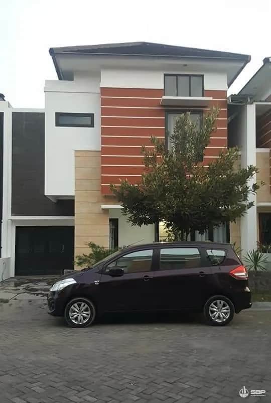 Rumah Cantik di Perum Royal Maguwo, Kadirojo - Dekat Jogja Bay!