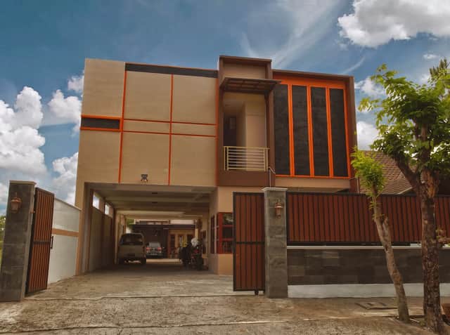 Rumah Induk+13 Homestay Strategis di Condongcatur - Dekat POLDA DIY & Hartono Mall