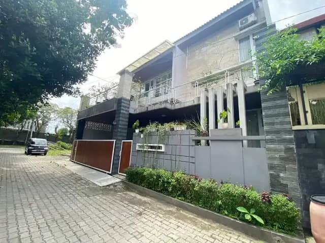 Rumah Mewah 3 Lantai dengan Private Pool dan Rooftop di Jl. Palagan KM 7,5 - Investasi Impian!