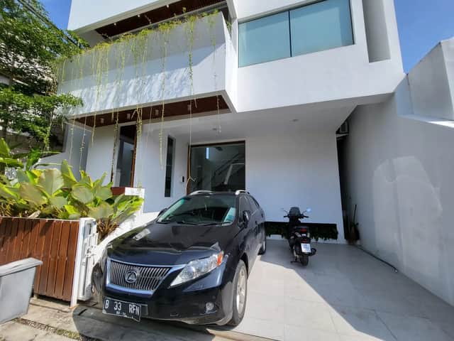 Dijual Rumah Cantik Ala Villa Fully Furnished Dekat Jogja Bay, Maguwoharjo - Kesempatan Emas! foto 2