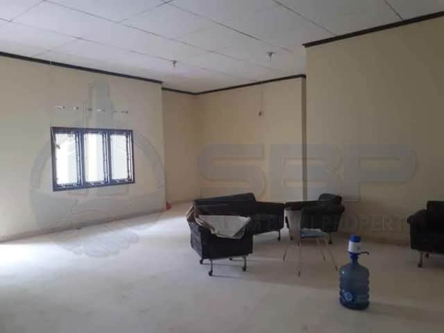 Rumah Mewah Asri di Komplek Sawitsari, Pandean - Investasi Ideal untuk Masa Depan! foto 4