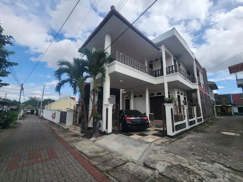 Rumah Istimewa Dekat UGM Jl Kaliurang KM 6,5 Dekat Pasar Colombo 1
