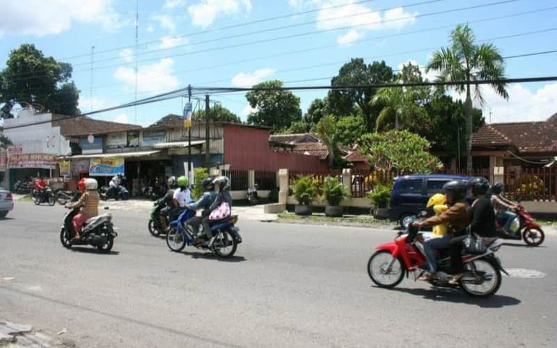 Tanah Bonus Bangunan Strategis Pinggir Jl Raya Dekat UGM Jl Kaliurang 4