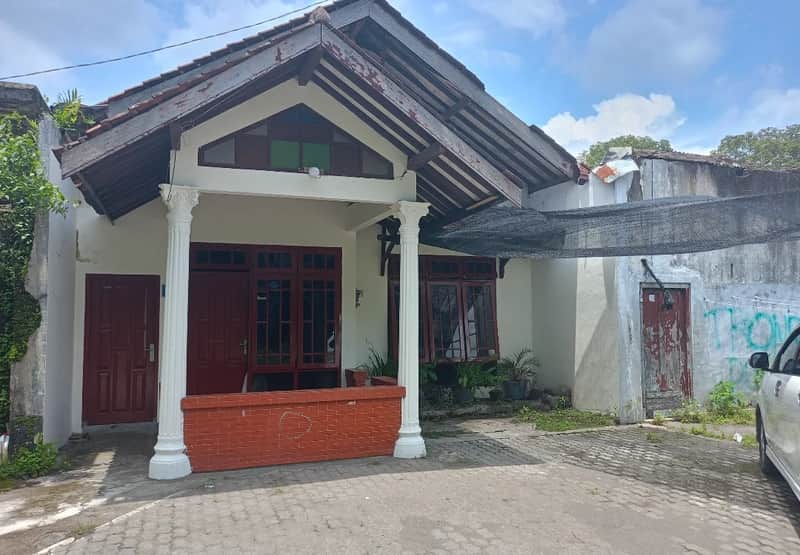 Tanah Bonus Bangunan Strategis Pinggir Jl Raya Dekat UGM Jl Kaliurang 12