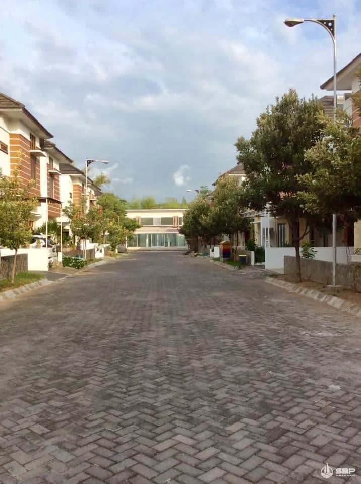 Rumah Cantik di Perum Royal Maguwo, Kadirojo - Dekat Jogja Bay! 5