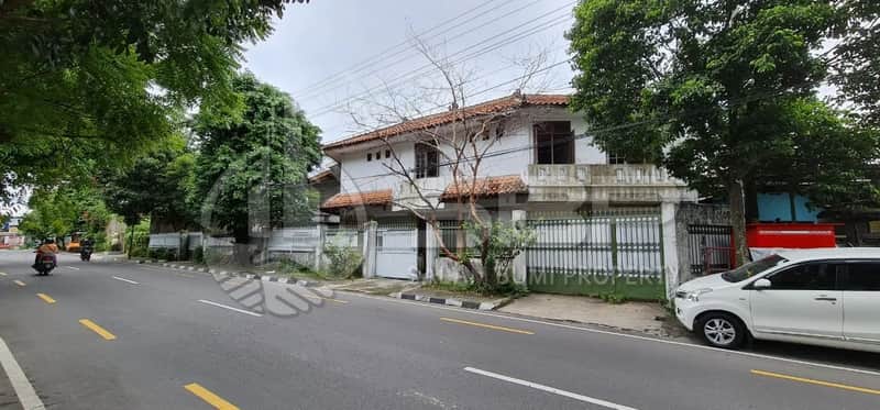 Turun Harga! Dari 5M Menjadi 4,5M Nego - Rumah Besar di Jl. Veteran, Cocok untuk Kantor 2