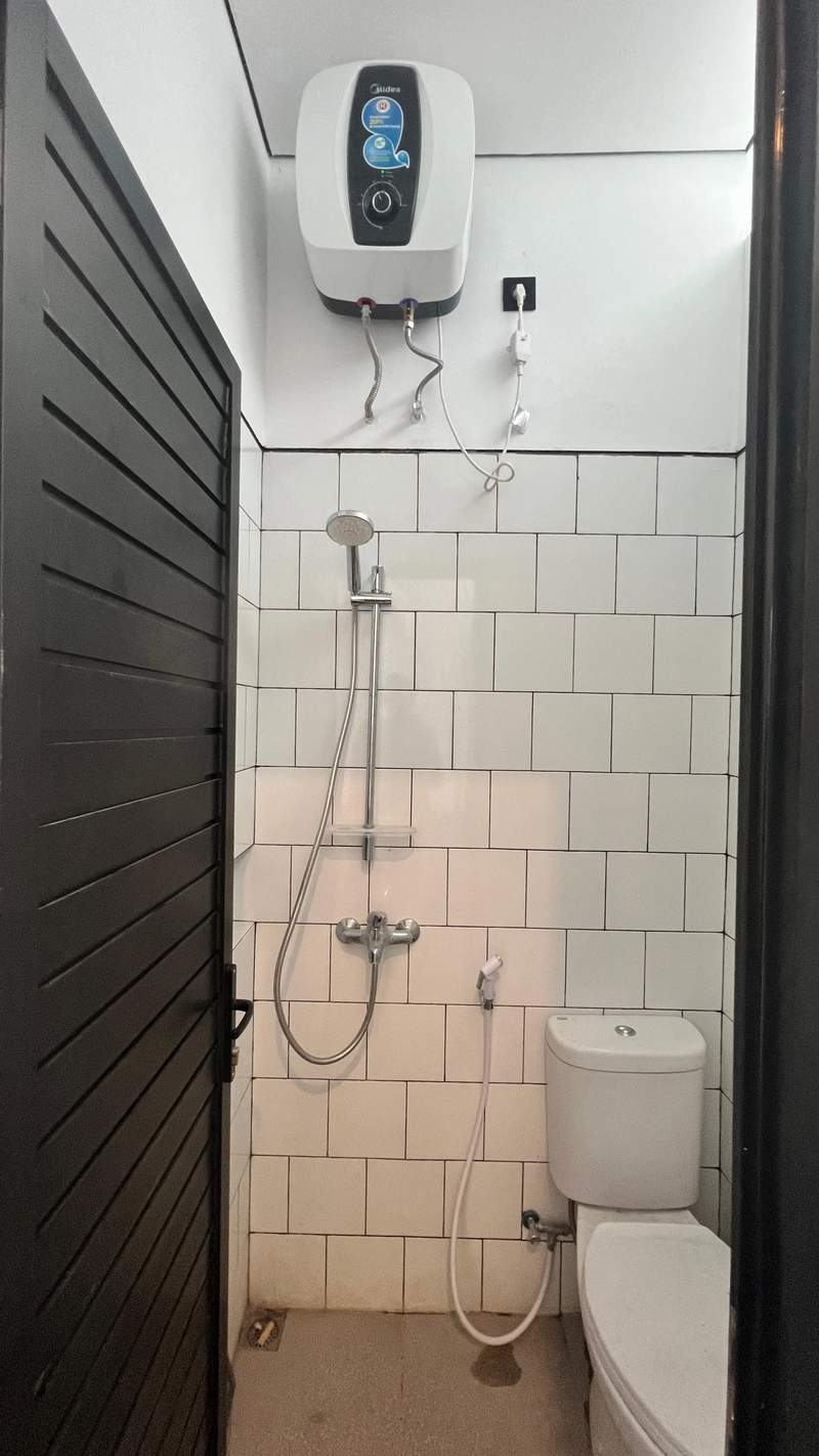 Kos Eksklusif 14 Kamar, Fully Furnished, Lokasi Hook Strategis Dekat UGM & Ringroad 4