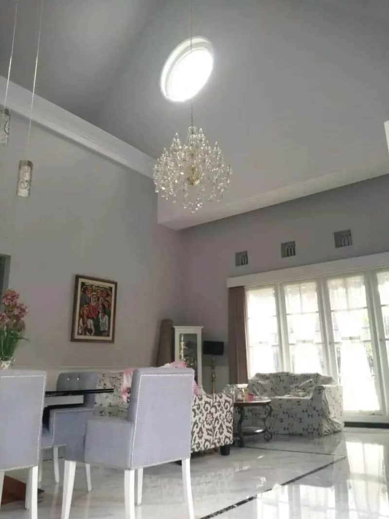 Rumah Cantik Baru + Kolam Renang, Nyaman Asri Strategis 6