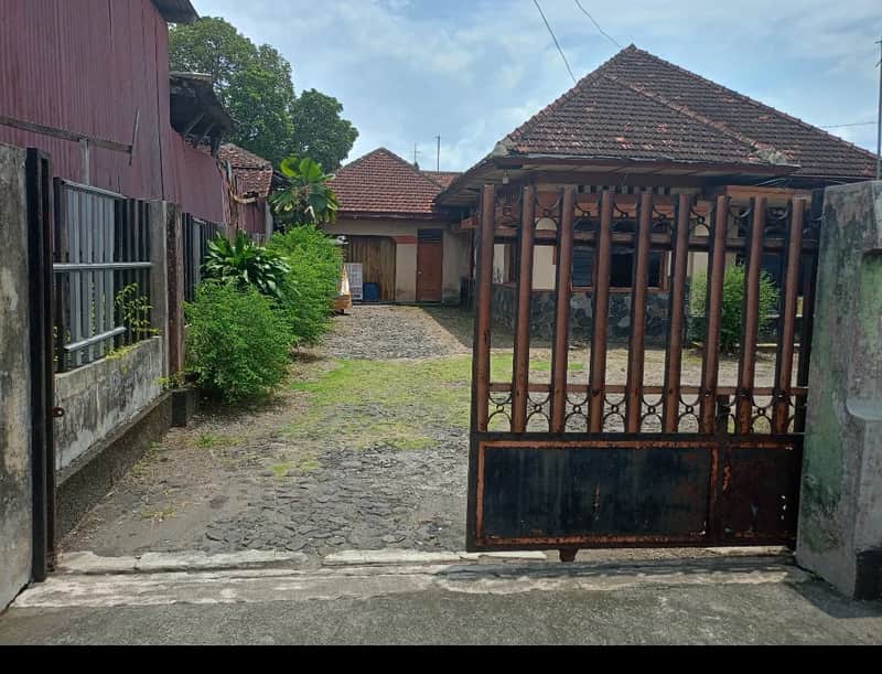 Tanah Bonus Bangunan Strategis Pinggir Jl Raya Dekat UGM Jl Kaliurang 7