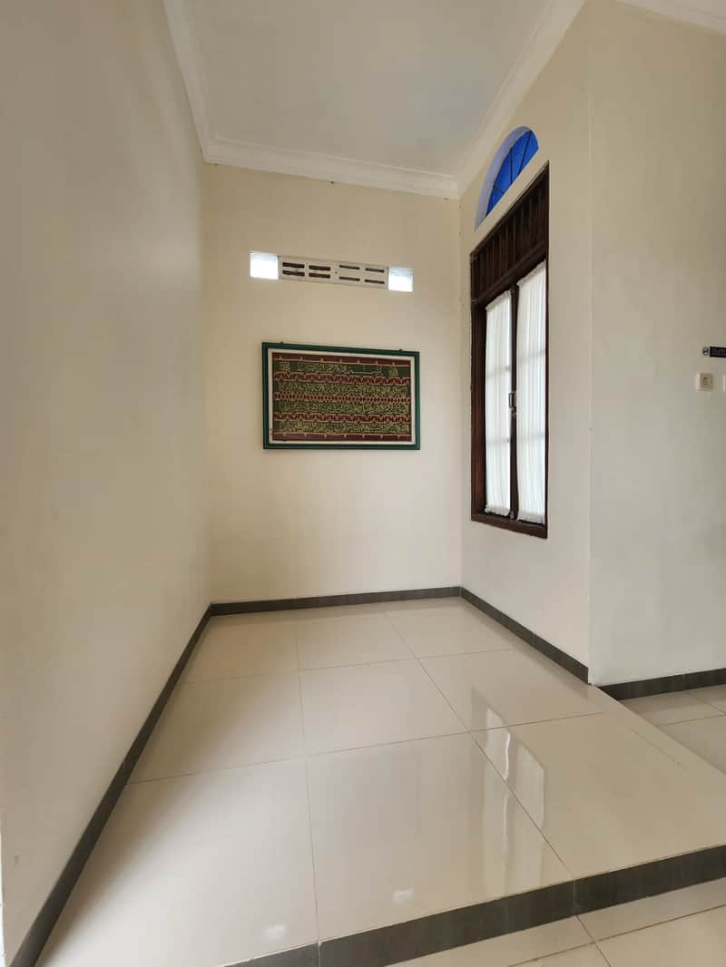 Rumah Istimewa Dekat UGM Jl Kaliurang KM 6,5 Dekat Pasar Colombo 7