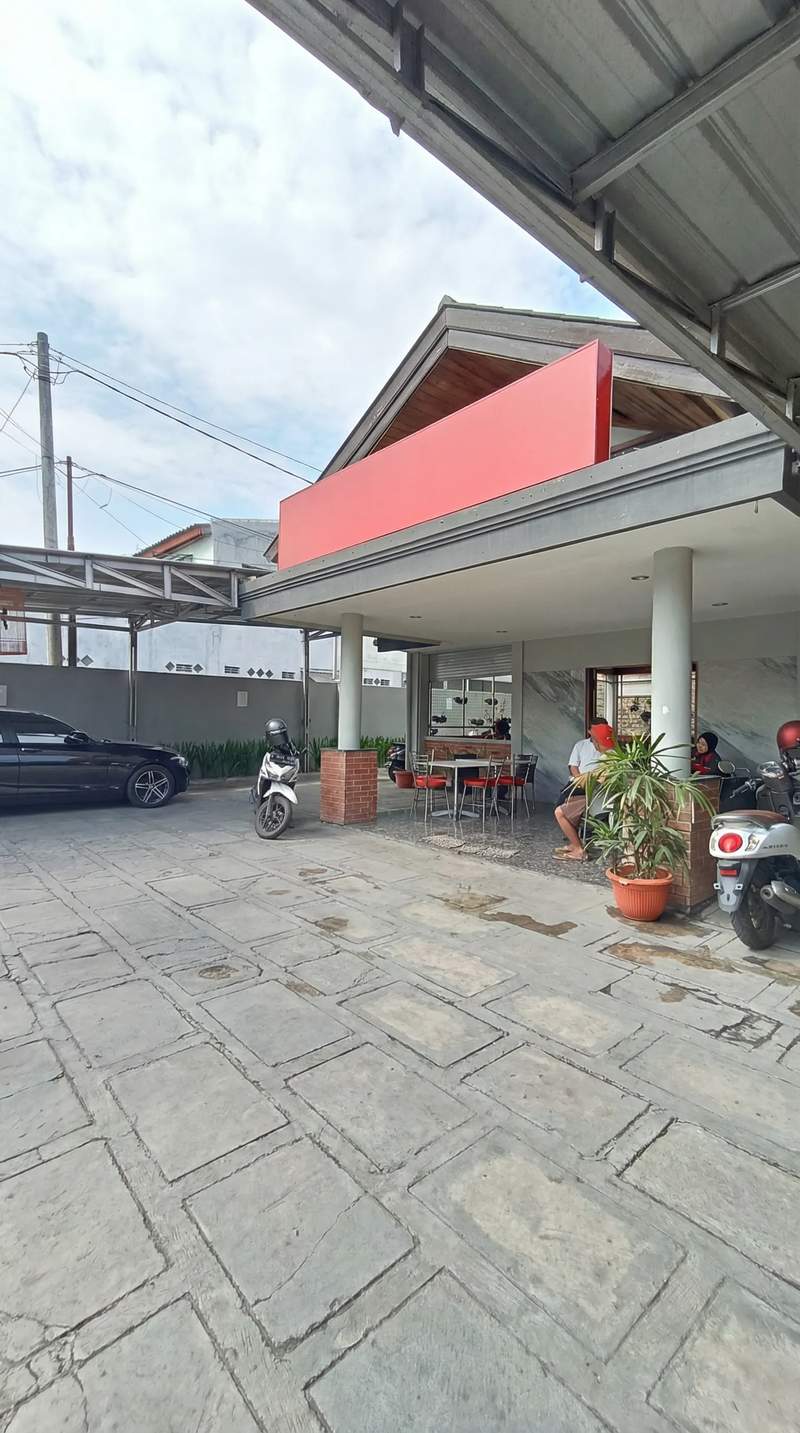 Kost Eksklusif 16 Kamar + Ruang Usaha di Jl. Aspal Lebar Dekat Ambarukmo Plaza 1