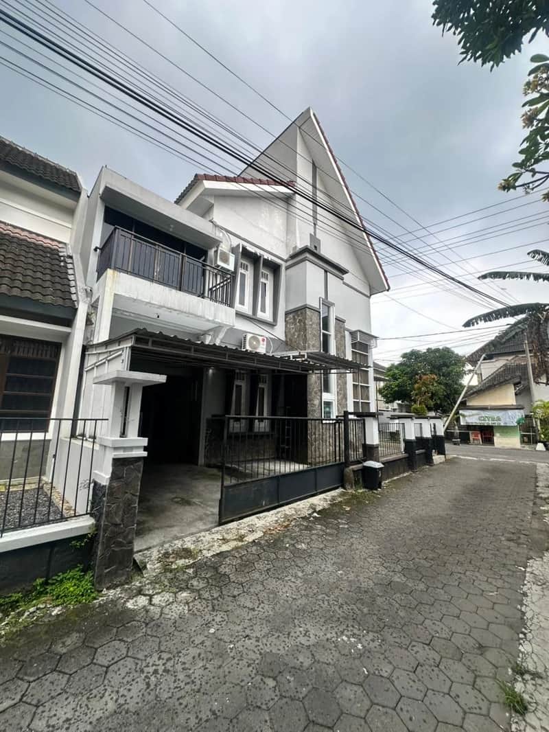 Rumah Mewah 2 Lantai dekat UGM Jl Kaliurang KM 6,5 9