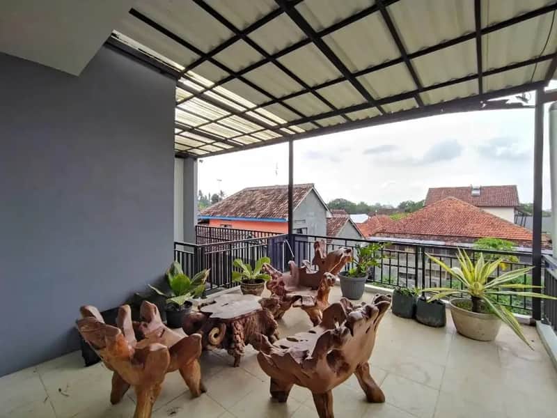 Rumah Cantik Istimewa 2 Lantai di Condongcatur Utara Terminal! 4