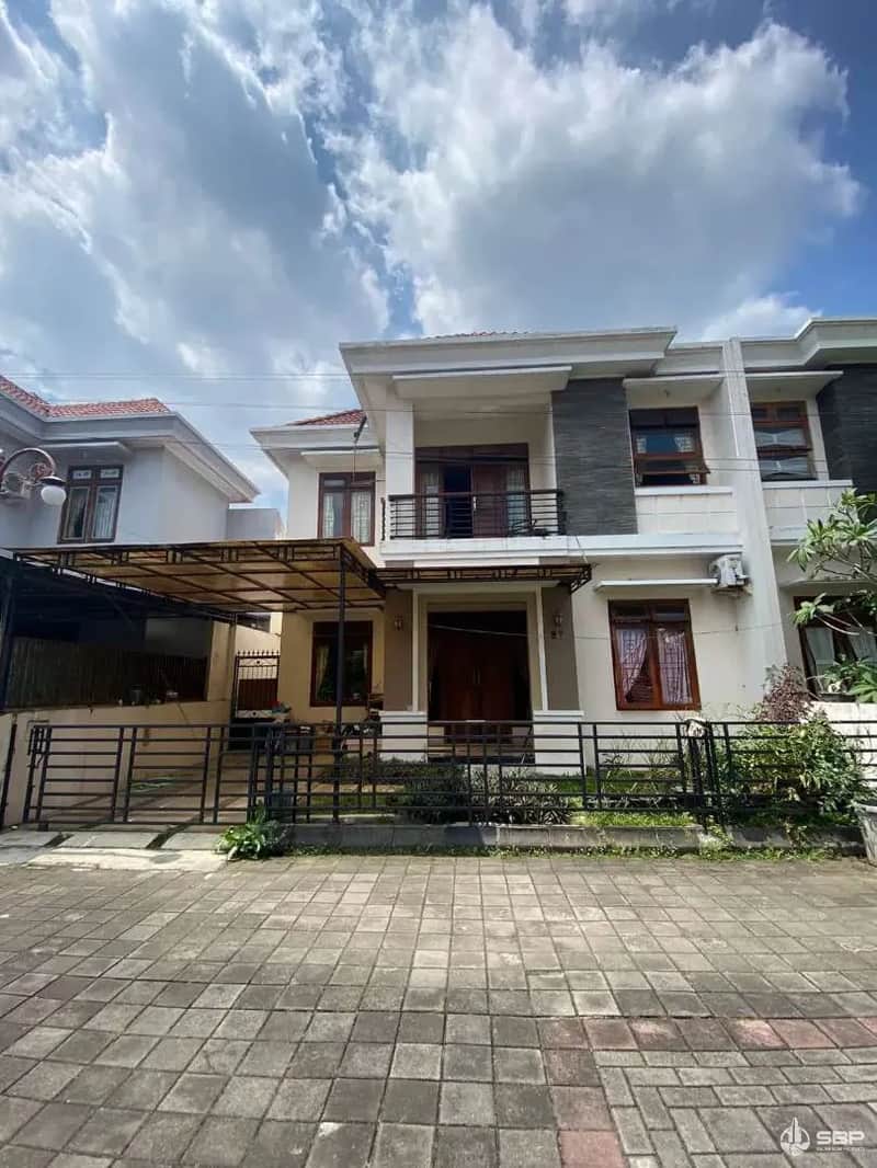 Rumah Cantik Strategis 2 Lantai di Jl. Kaliurang Km 6 Dekat UGM & Jl. Sulawesi 1