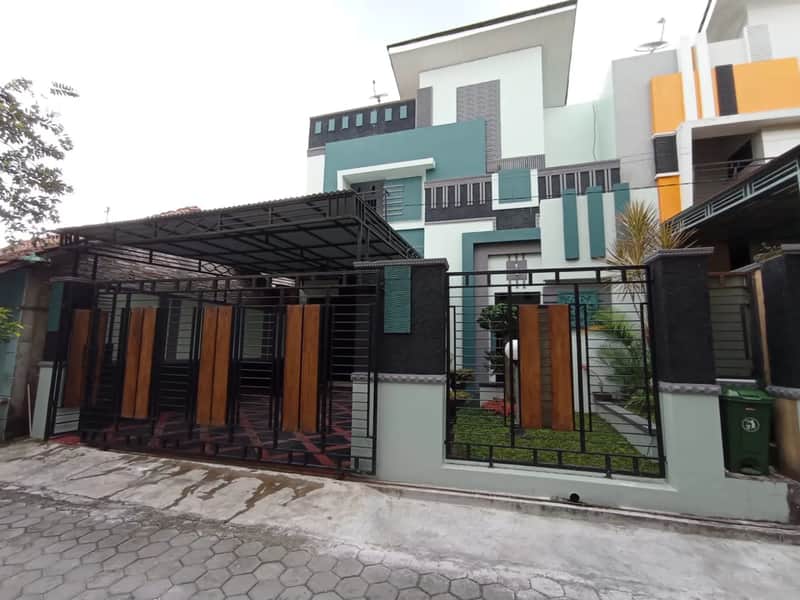 Rumah Mewah Semi Furnish Dekat Ambarukmo Plaza - Akakom Janti 1
