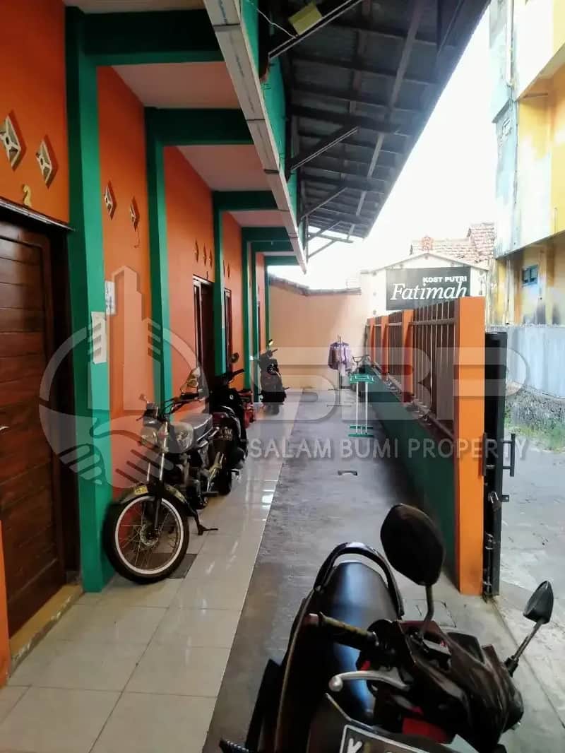 Murah! Kost 10 Kamar + Rumah + Toko Dekat UII Jl. Kaliurang - Full Penghuni! 3
