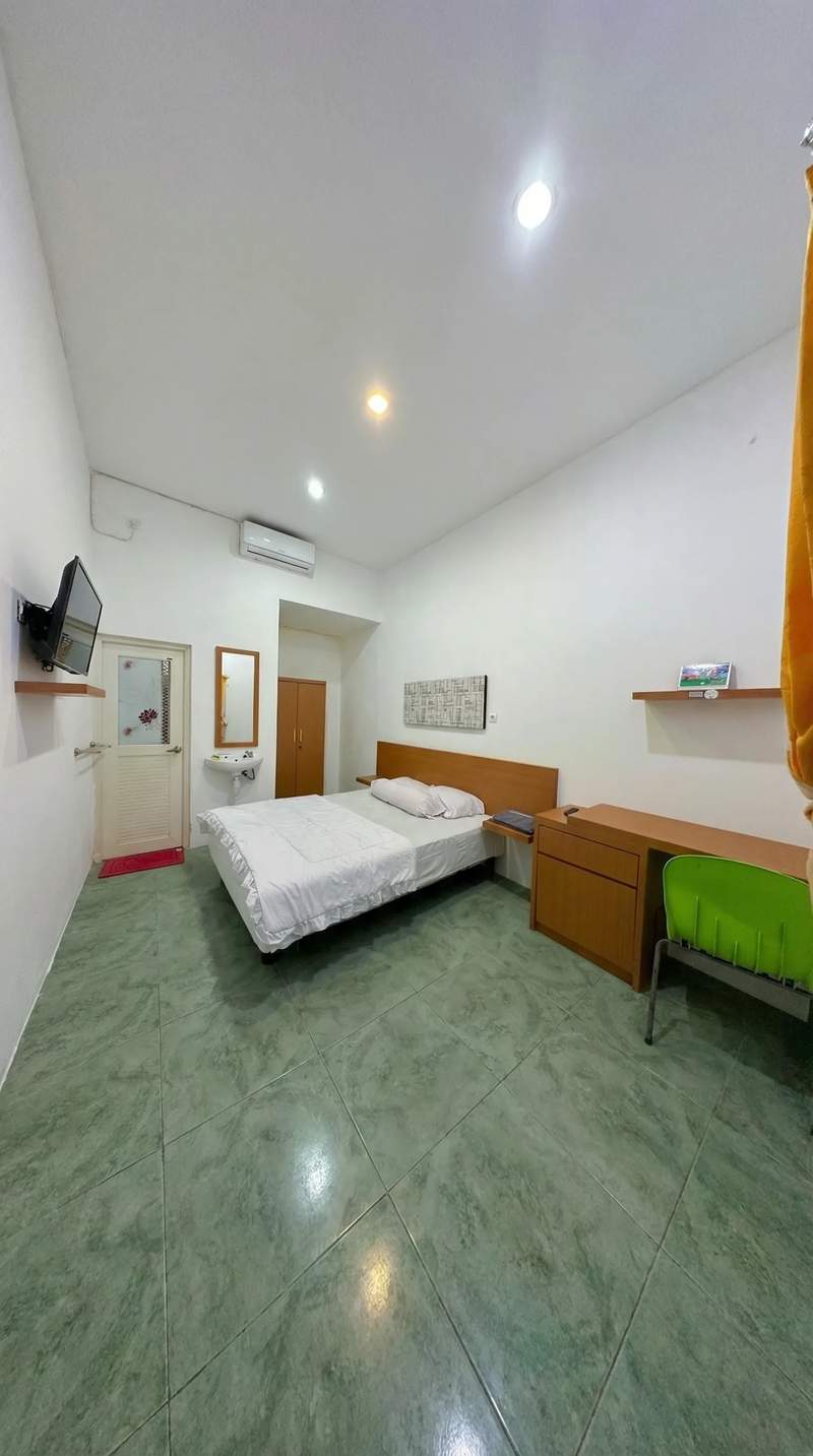 Kost Eksklusif 16 Kamar + Ruang Usaha di Jl. Aspal Lebar Dekat Ambarukmo Plaza 2