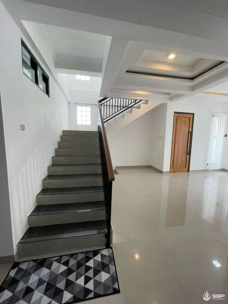 Rumah Cantik 2 Lantai Baru di Maguwo - Dekat Jogjabay, Stadion, dan Universitas Sadhar! 3