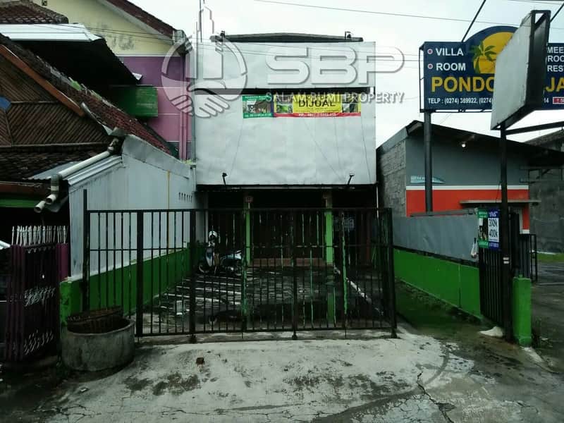 Investasi Menarik: Kantor + Rumah + Kost + Paviliun di Jl Raya Dekat UMY! 1