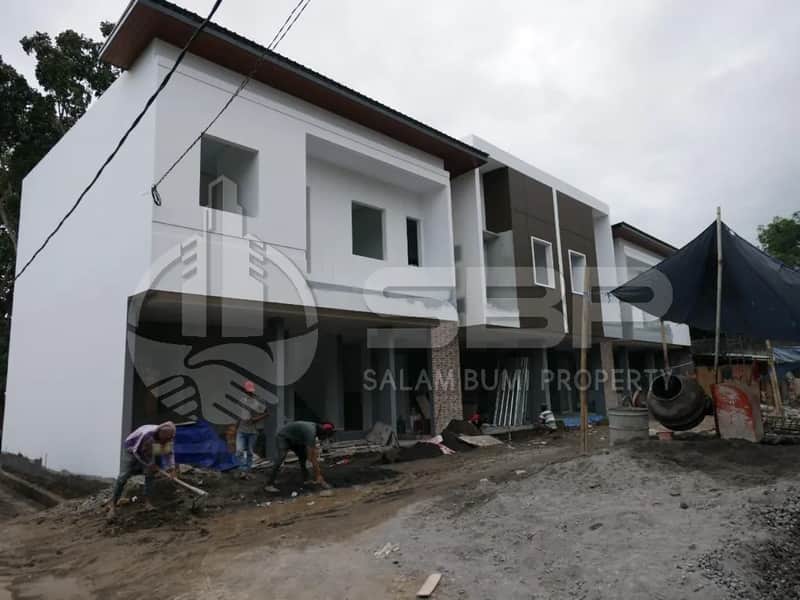 Kost Eksklusif 14 Kamar Full Furnish Baru Barat UGM — Strategis Dalam Ringroad 2