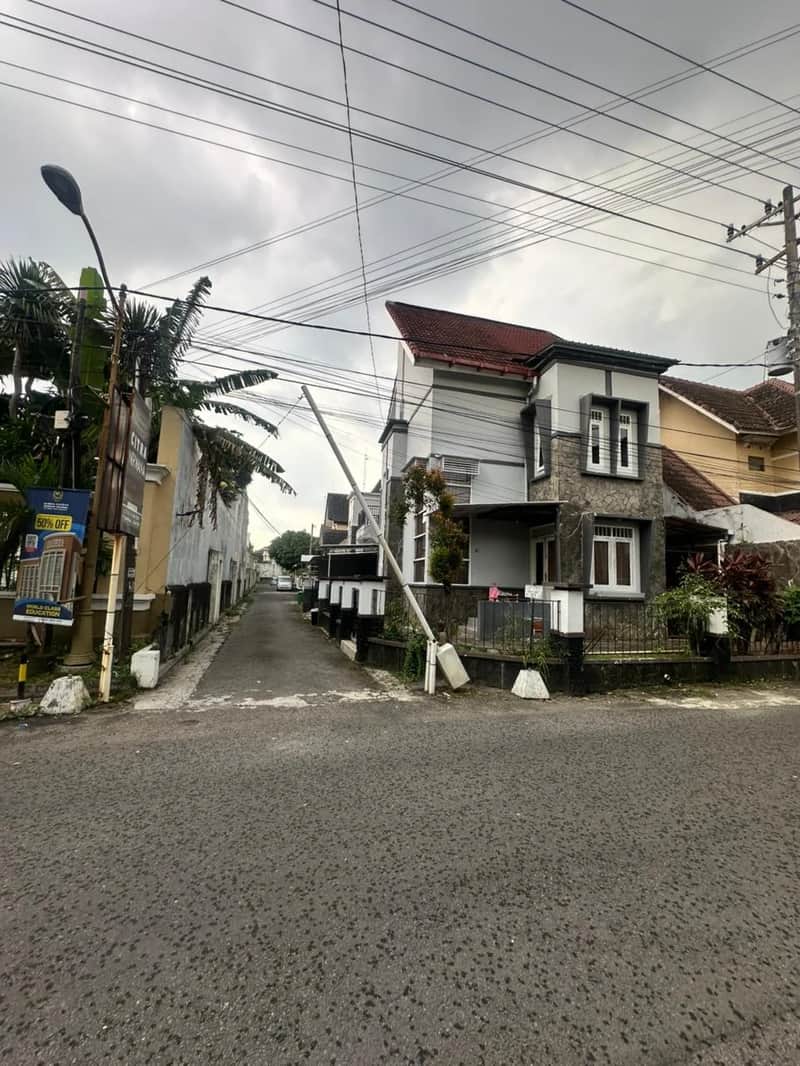 Rumah Mewah 2 Lantai dekat UGM Jl Kaliurang KM 6,5 14