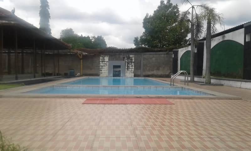 Dijual Rumah Mewah dengan Kolam Renang Pribadi di Maguwo Yogyakarta 3