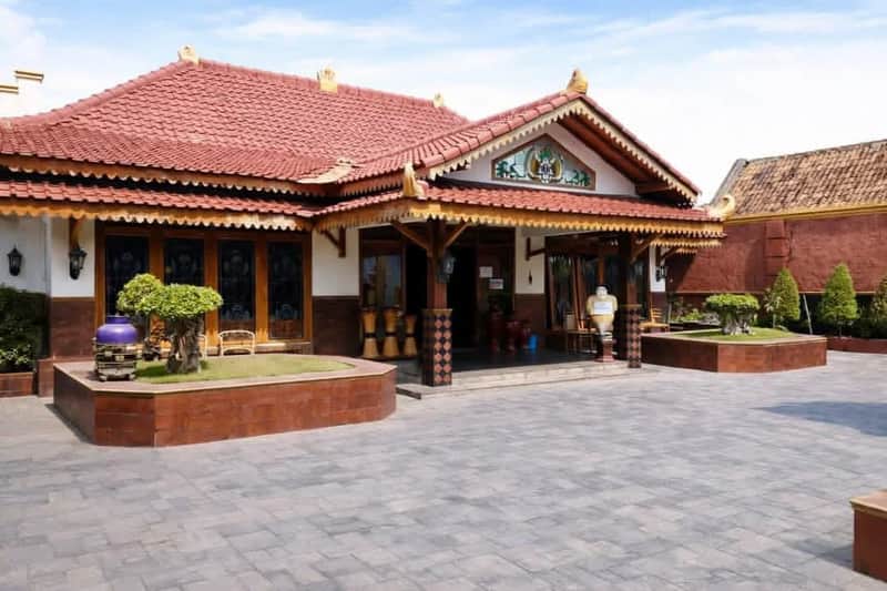 Rumah Istimewa dalam Benteng Keraton, 300m dari Keraton Jogja, Bonus 4 Ruko 1