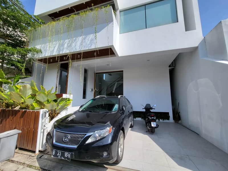 Dijual Rumah Cantik Ala Villa Fully Furnished Dekat Jogja Bay, Maguwoharjo - Kesempatan Emas! 2